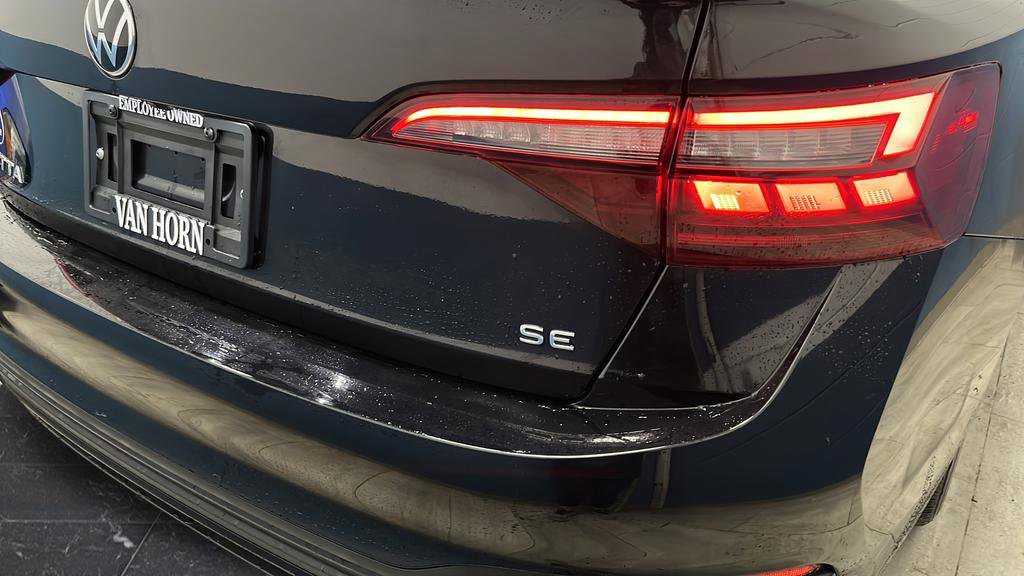 Used 2024 Volkswagen Jetta SE w/ Panoramic Sunroof Package FWD image 37