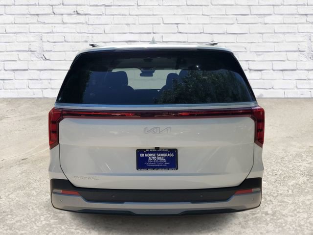 Used 2025 Kia Carnival EX FWD image 3