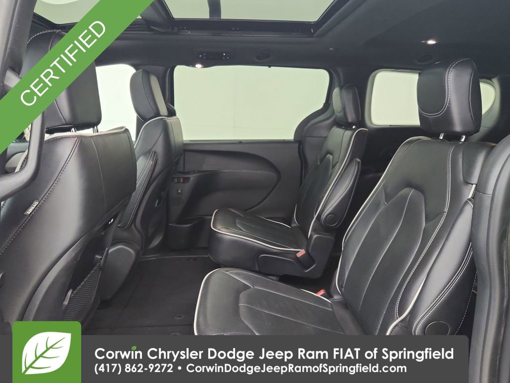 Certified 2025 Chrysler Pacifica Limited image 32