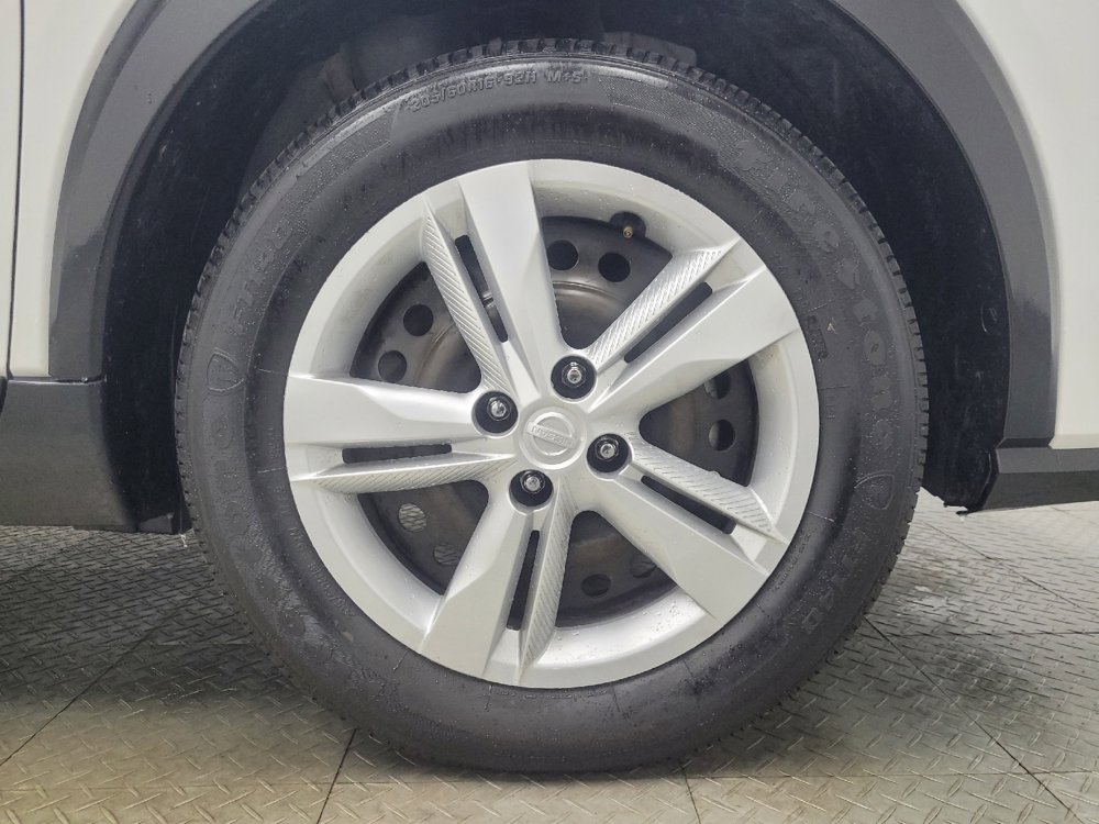 Used 2022 Nissan Kicks S image 31