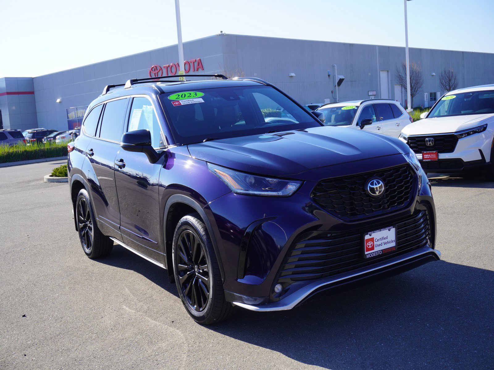 Used 2023 Toyota Highlander XSE image 1