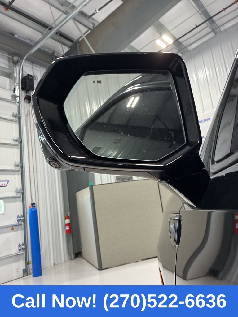 Used 2024 GMC Yukon AT4 w/ AT4 Premium Plus Package image 12
