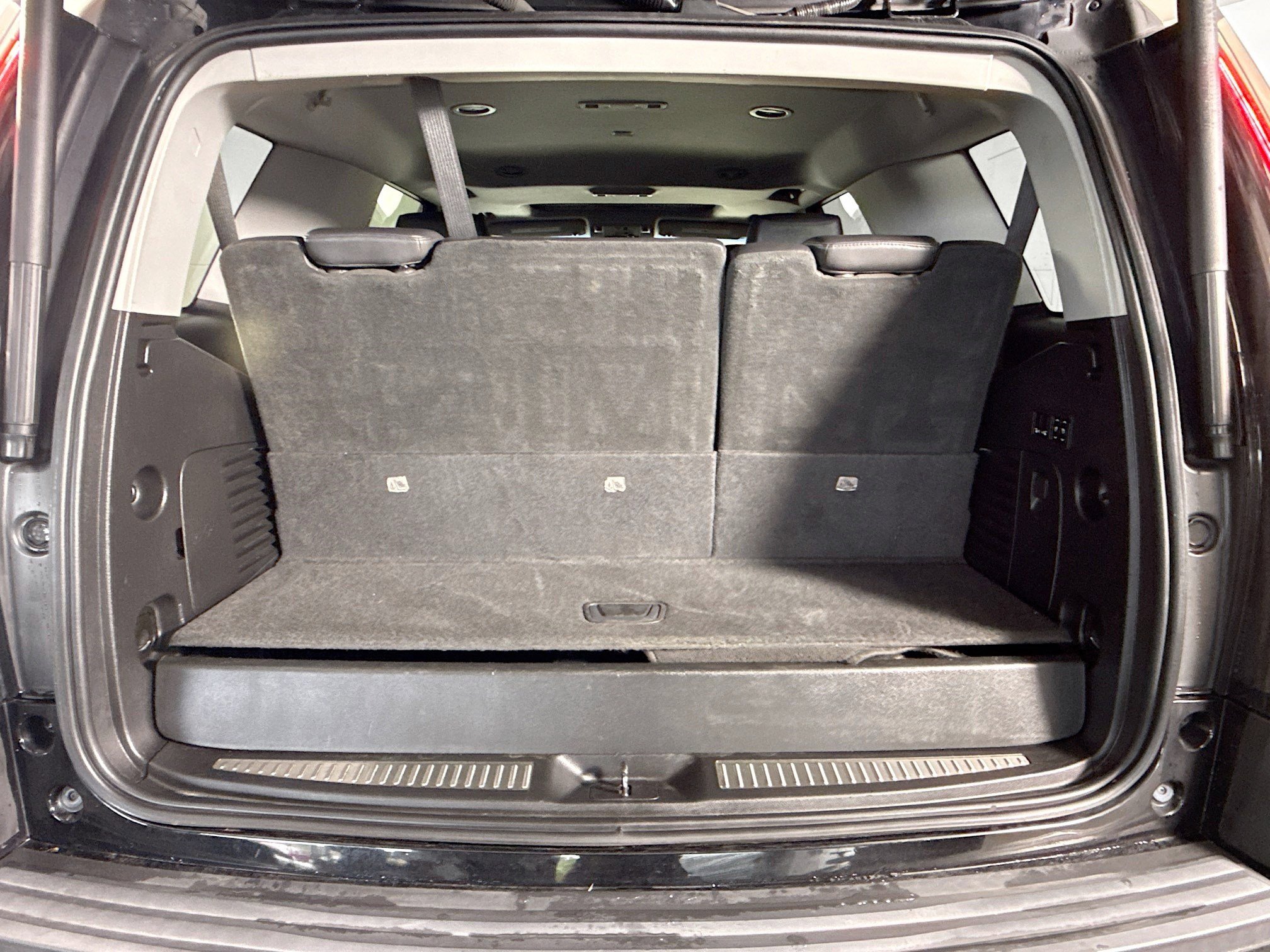 Used 2018 Cadillac Escalade Luxury image 34