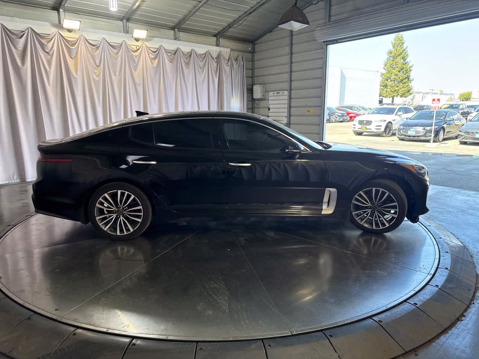 Used 2018 Kia Stinger Premium AWD/4WD image 4