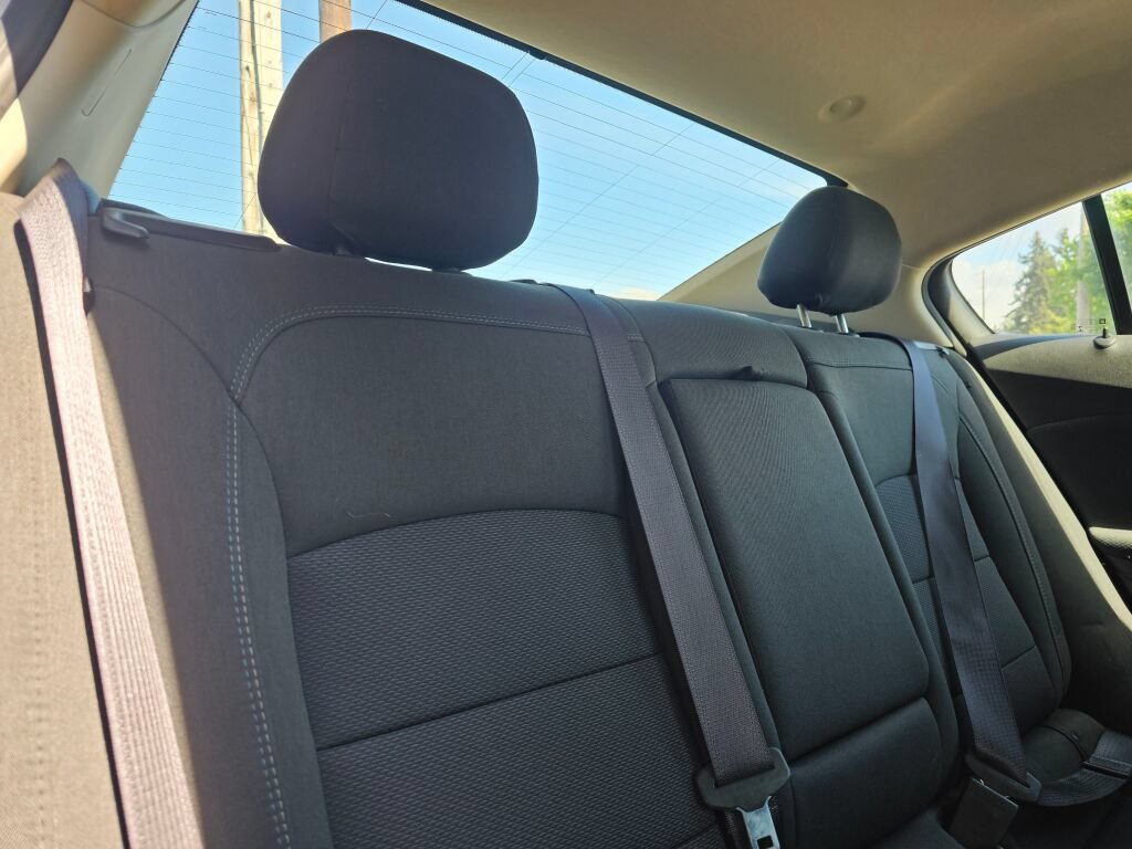 Used 2017 Chevrolet Cruze LT FWD image 12