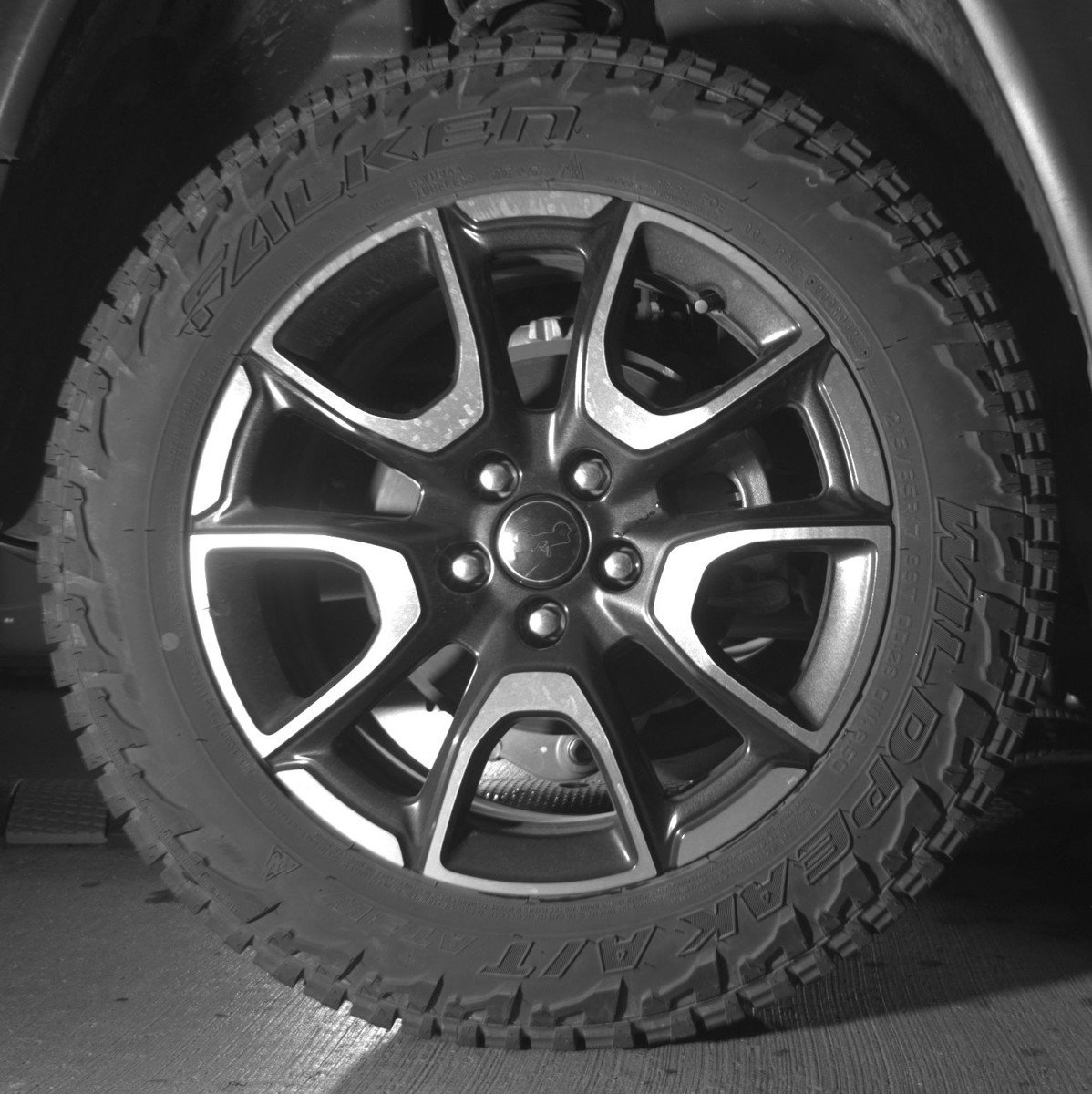 Used 2025 Jeep Compass Trailhawk AWD/4WD image 15