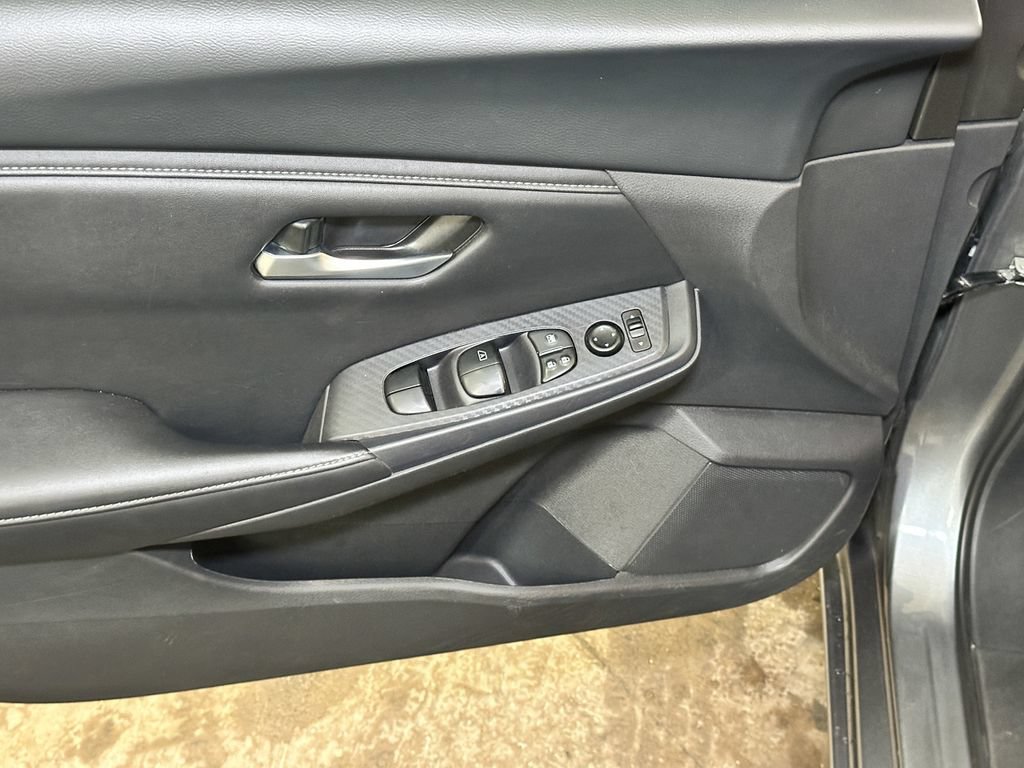Used 2024 Nissan Sentra SV FWD image 21