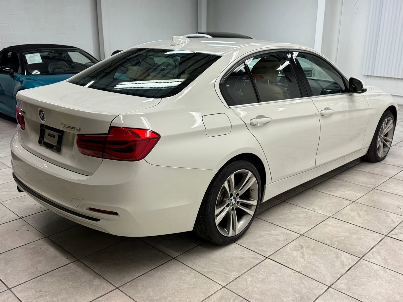 Used 2018 BMW 328d xDrive Sedan image 9