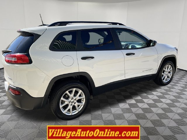 Used 2017 Jeep Cherokee Sport w/ Cold Weather Group FWD image 11