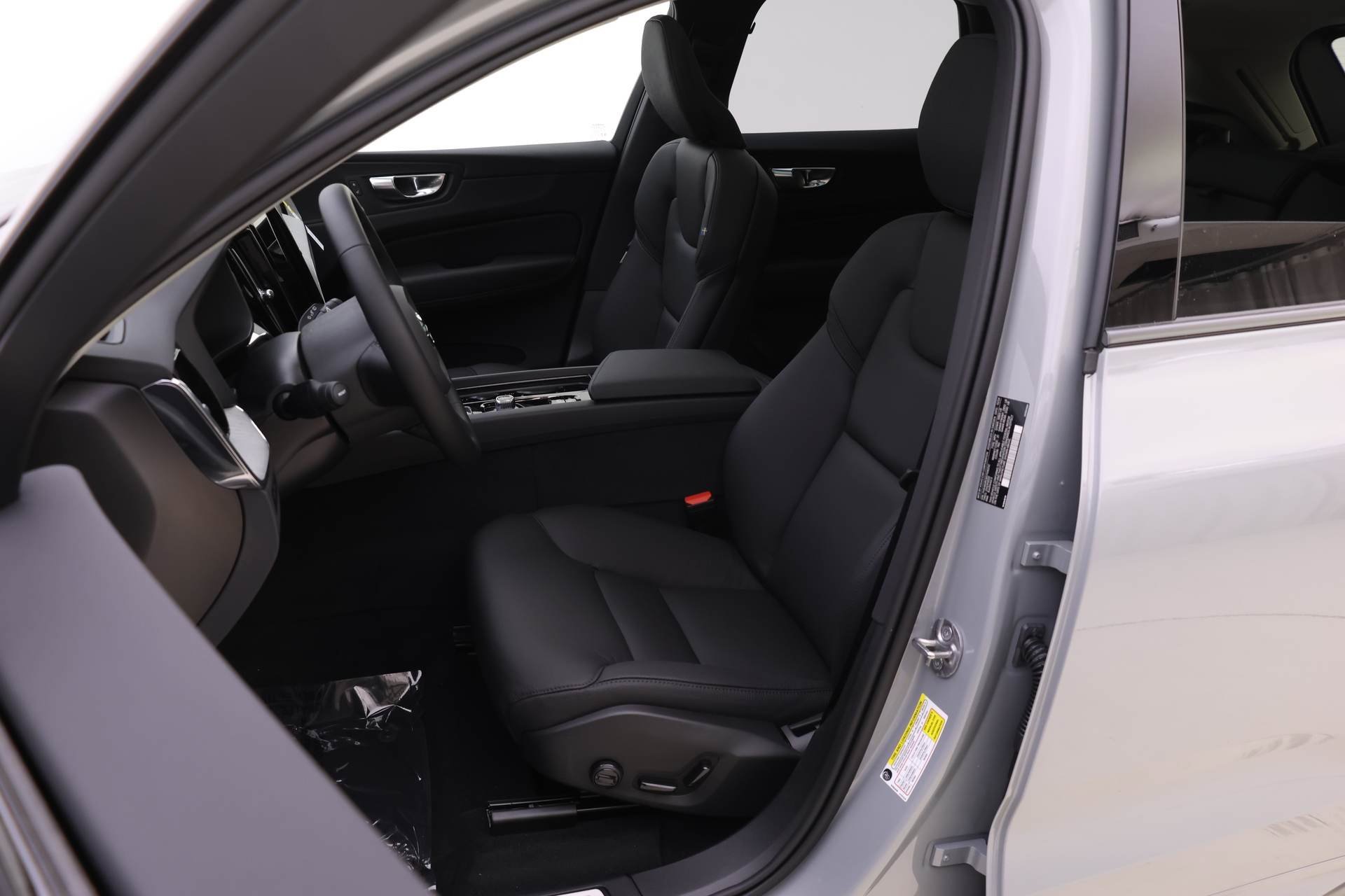 New 2025 Volvo XC60 T8 Plus w/ Protection Package Premier image 7