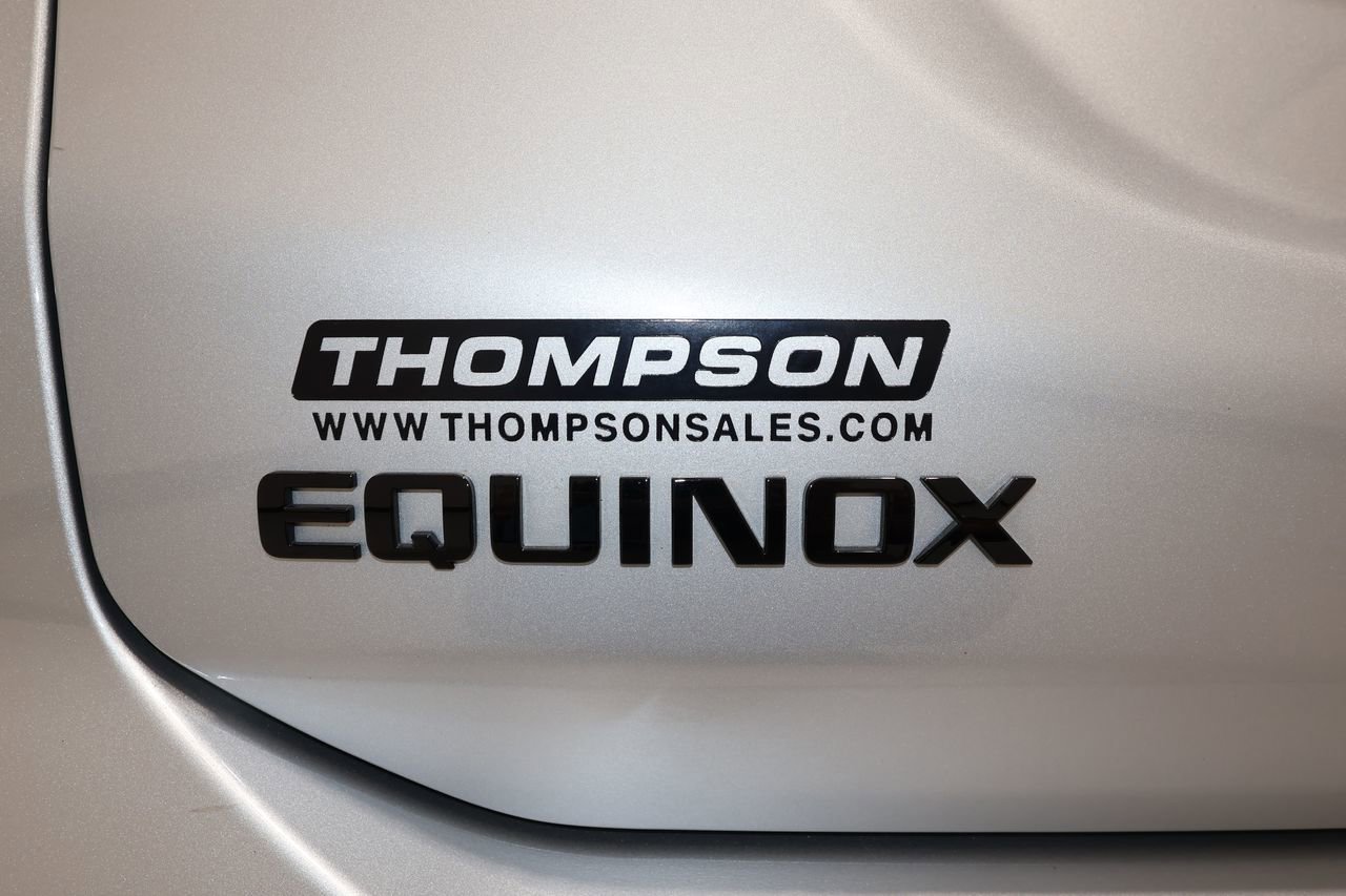 Used 2022 Chevrolet Equinox RS w/ Infotainment Package image 35