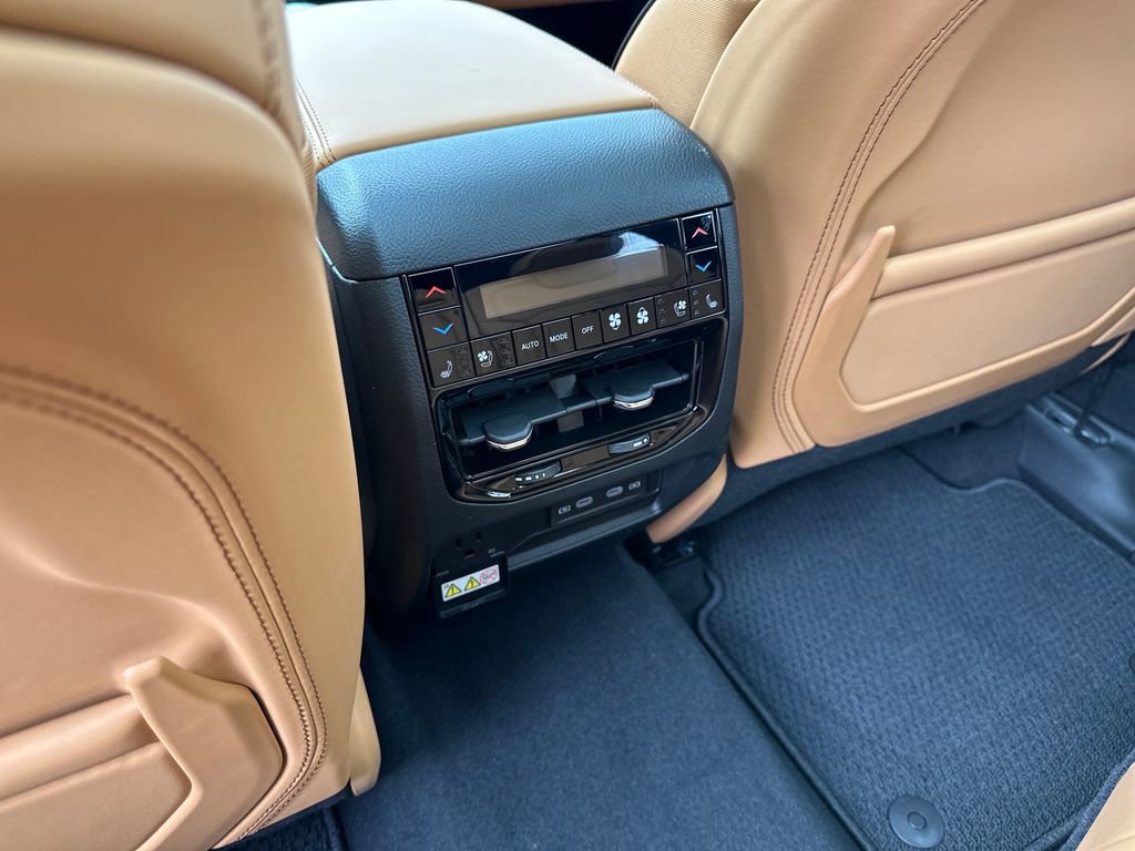 New 2026 Jeep Grand Cherokee Summit w/ Obsidian Package AWD/4WD image 30