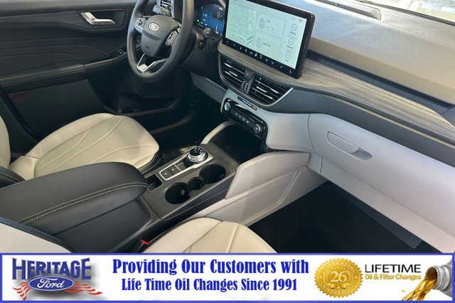 New 2025 Ford Escape SE w/ PHEV Premium Package FWD image 13