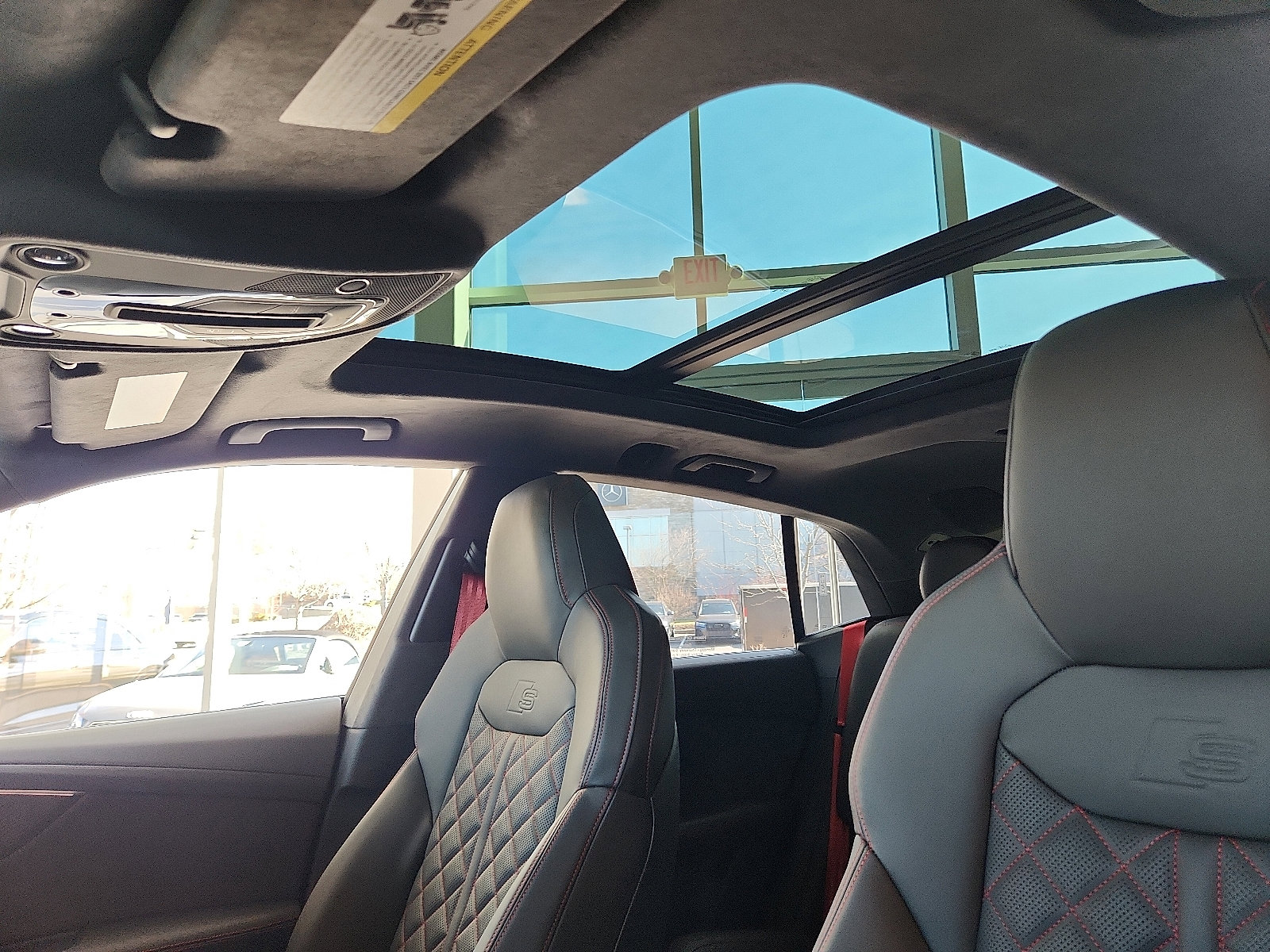 New 2026 Audi SQ8 Prestige image 14