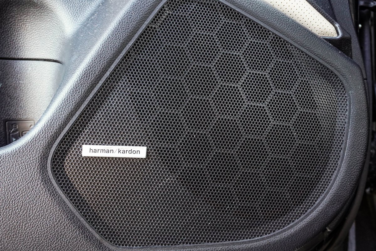 Used 2017 Subaru Outback 2.5i Limited image 12