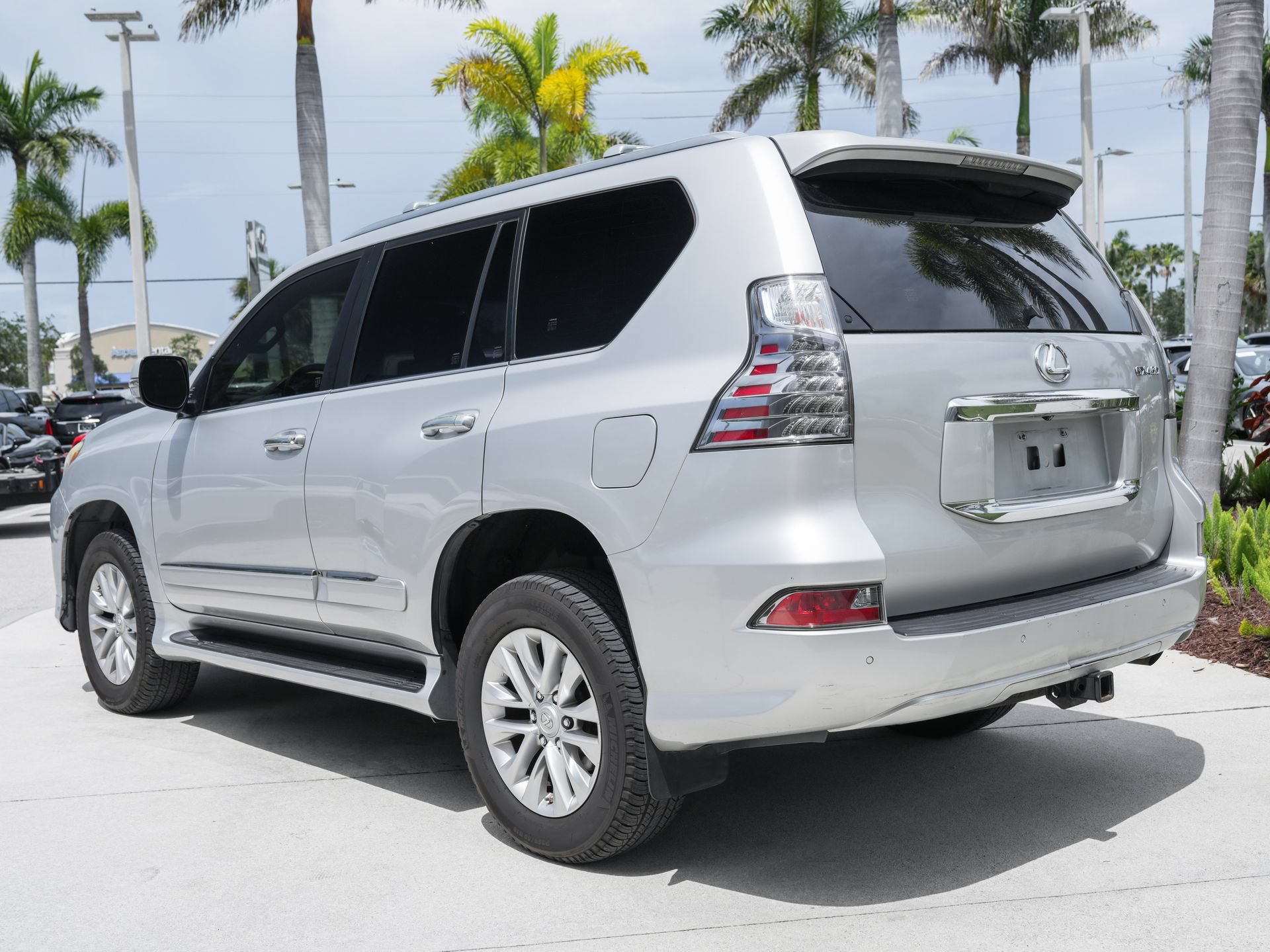 Used 2014 Lexus GX 460 w/ Premium Package AWD/4WD image 8