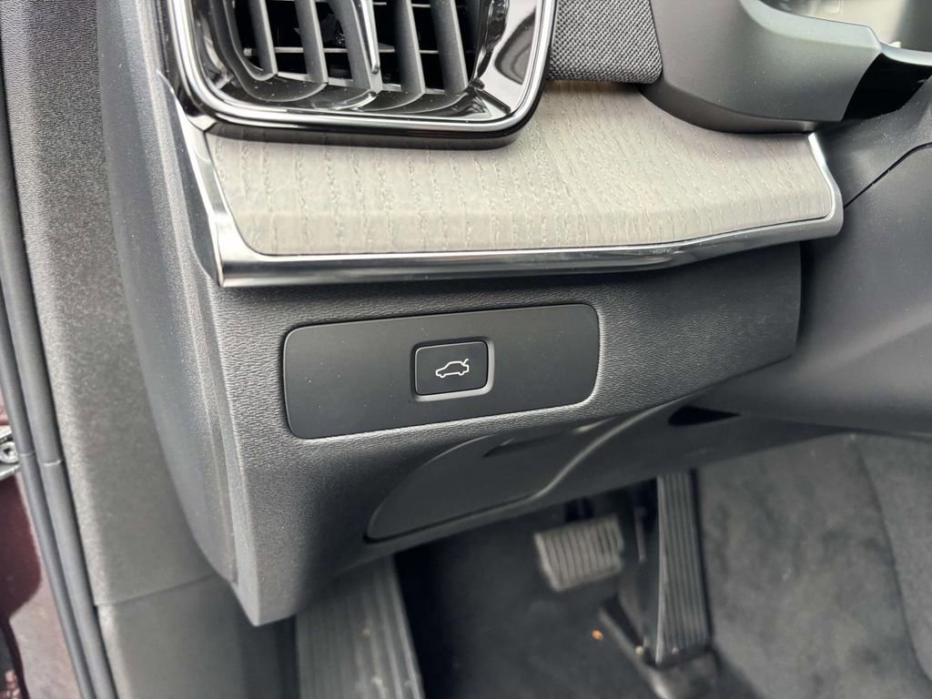 New 2026 Volvo XC90 B6 Ultra w/ Protection Package Premier image 15