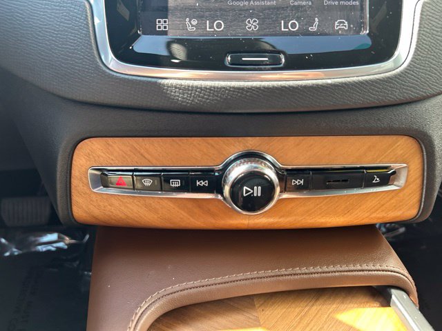 Certified 2024 Volvo XC90 B6 Plus AWD/4WD image 27