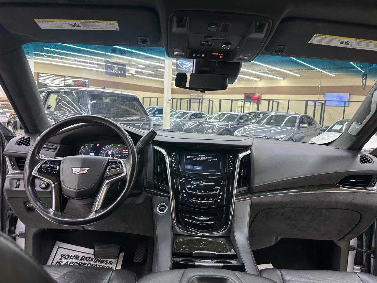 Used 2017 Cadillac Escalade Platinum AWD/4WD image 33