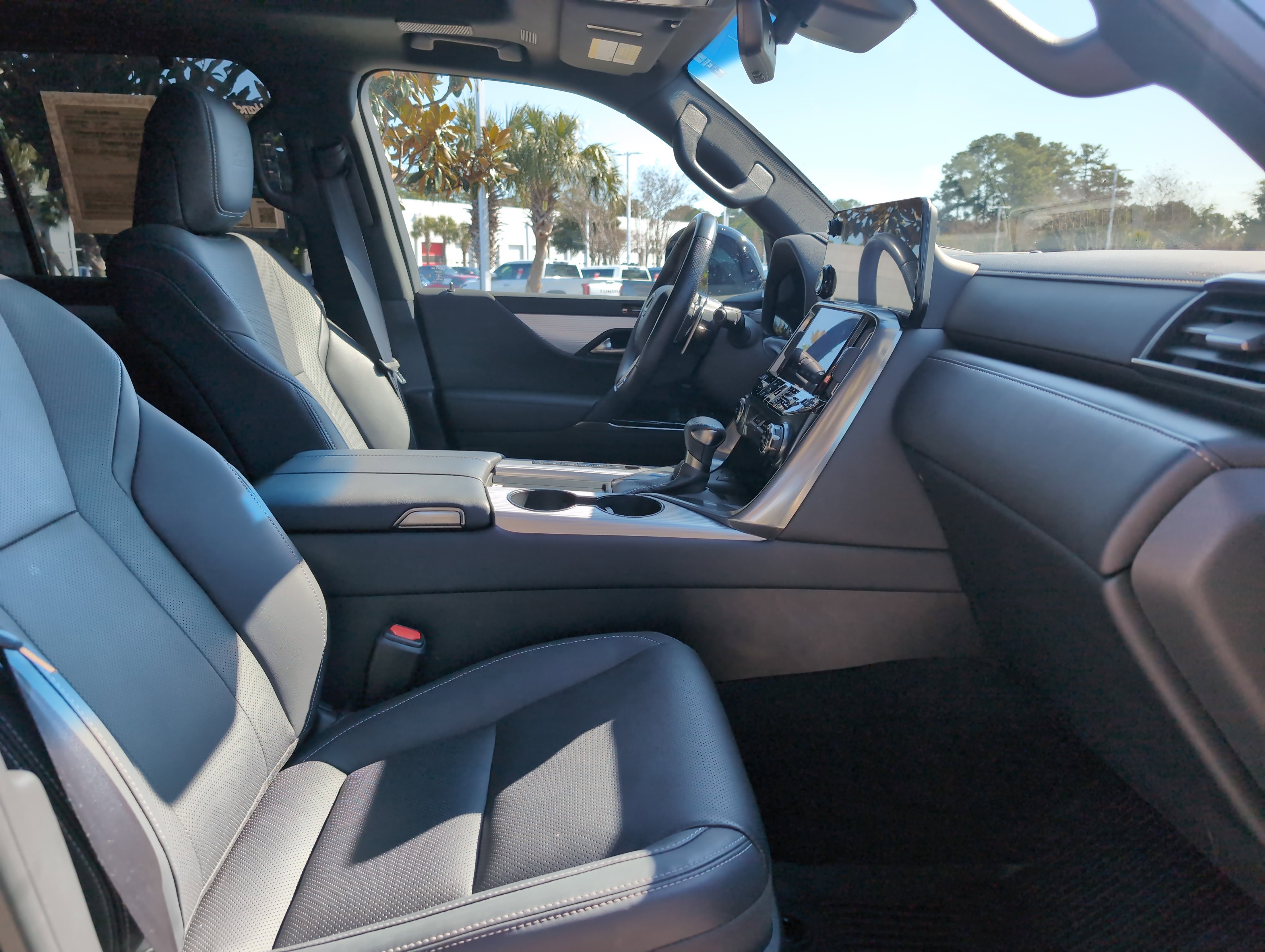 Used 2024 Lexus LX 600 F Sport image 34