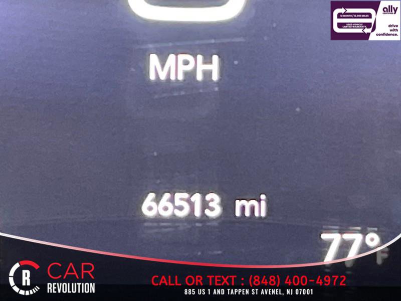 Used 2022 Chrysler Pacifica Touring-L image 28