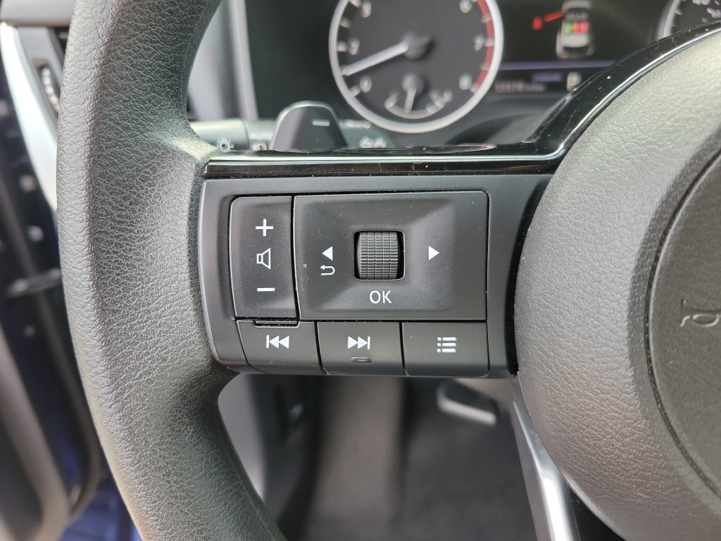 Used 2023 Nissan Rogue SV FWD image 20