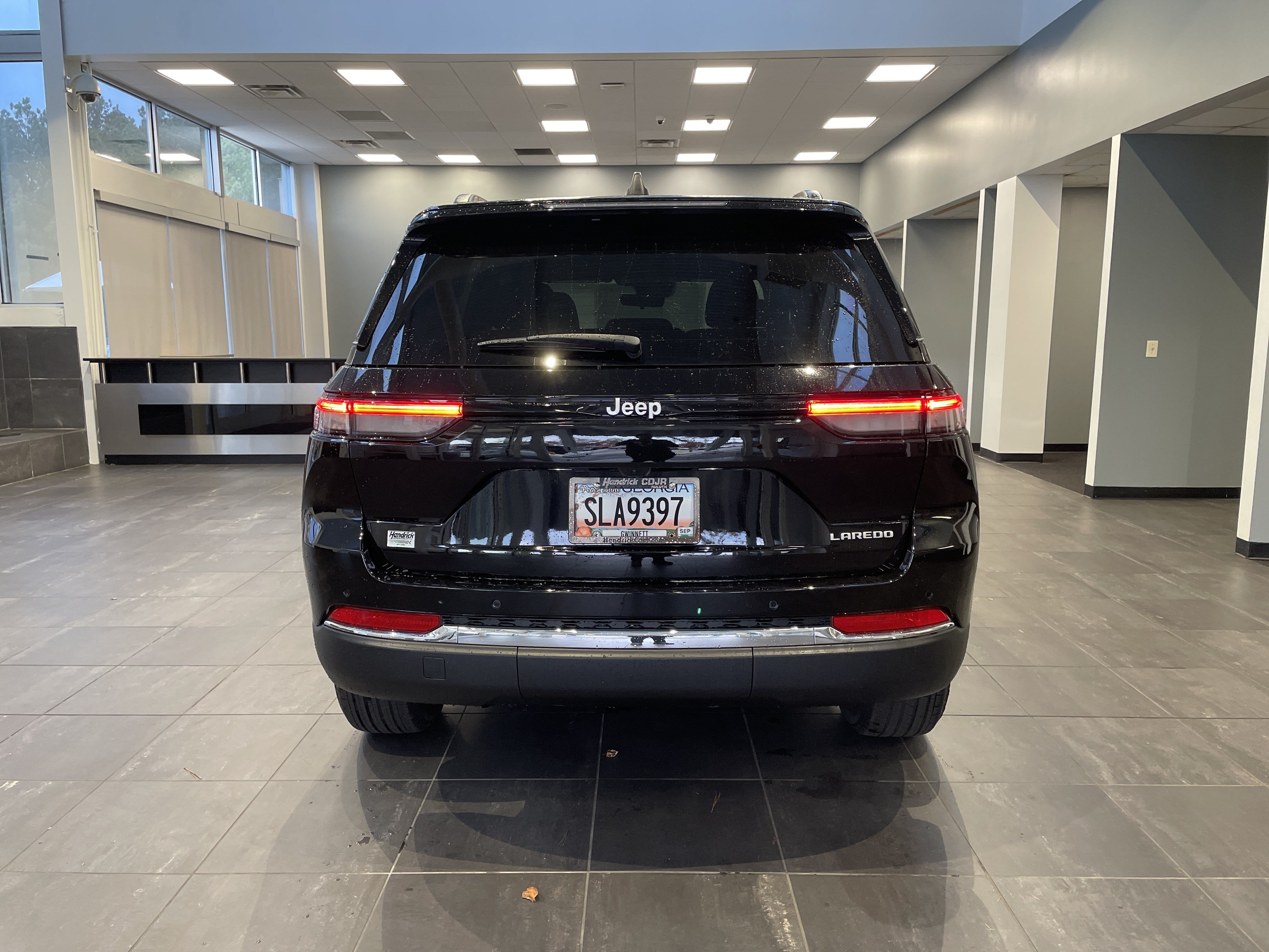 New 2025 Jeep Grand Cherokee Laredo RWD image 9
