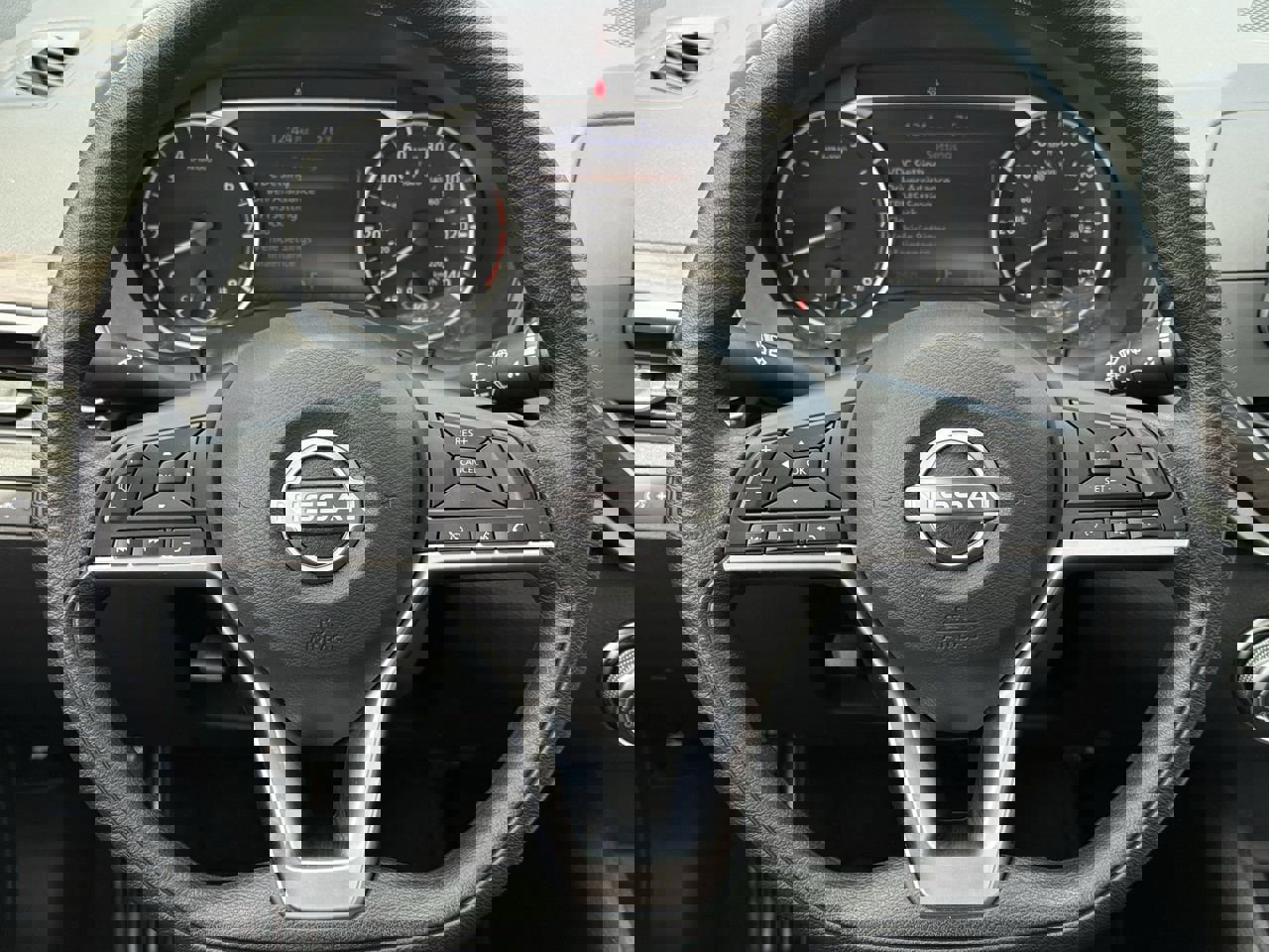 Used 2025 Nissan Altima 2.5 SV image 12