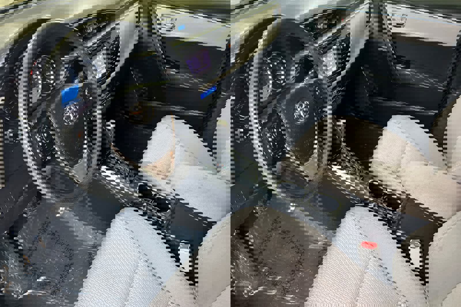 Used 2015 Toyota Corolla LE image 11