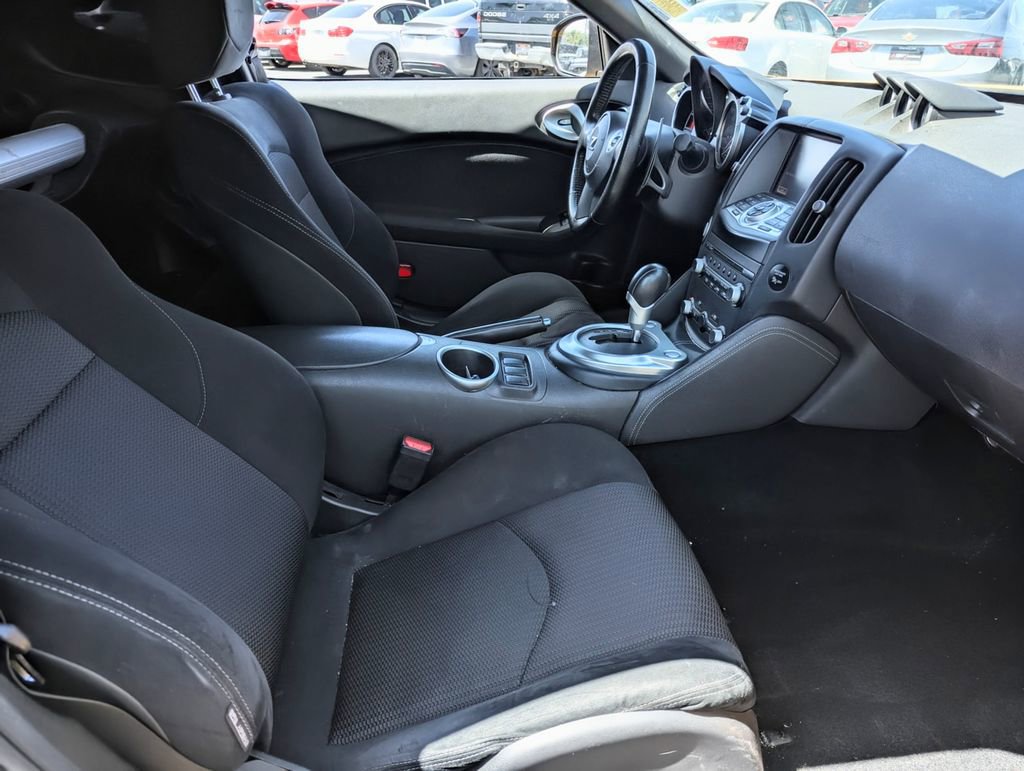 Used 2017 Nissan 370Z Coupe RWD image 35