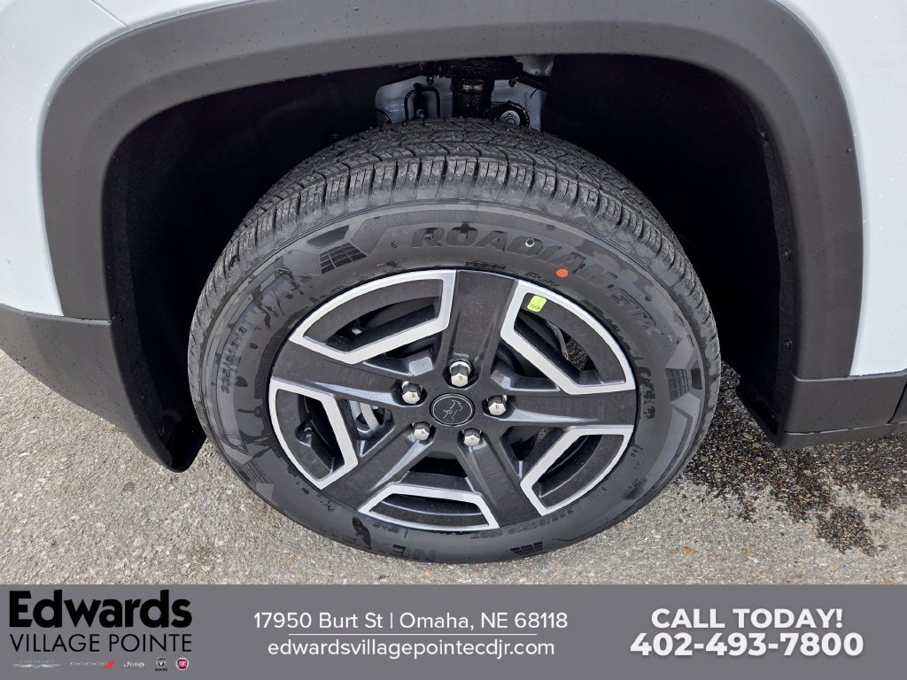 New 2026 Jeep Cherokee Laredo AWD/4WD image 9