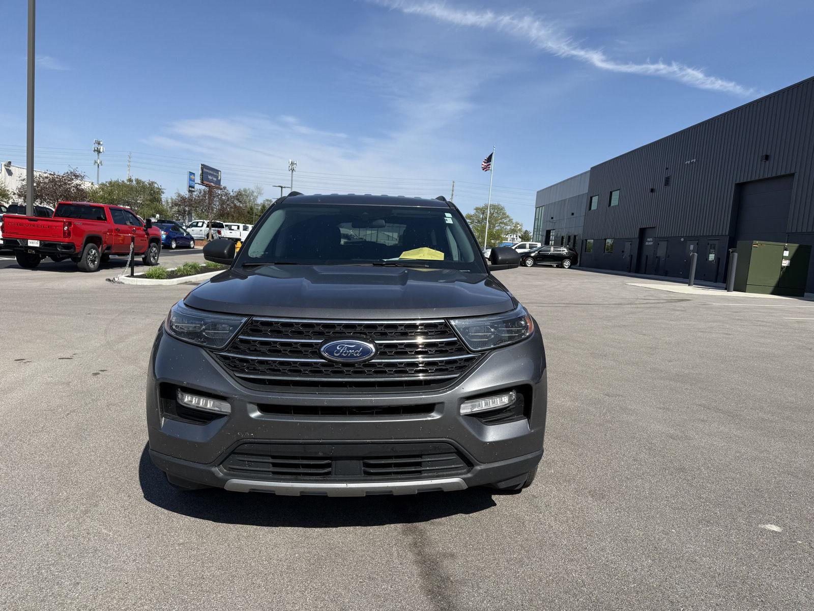 Used 2022 Ford Explorer XLT w/ Equipment Group 202A AWD/4WD image 8