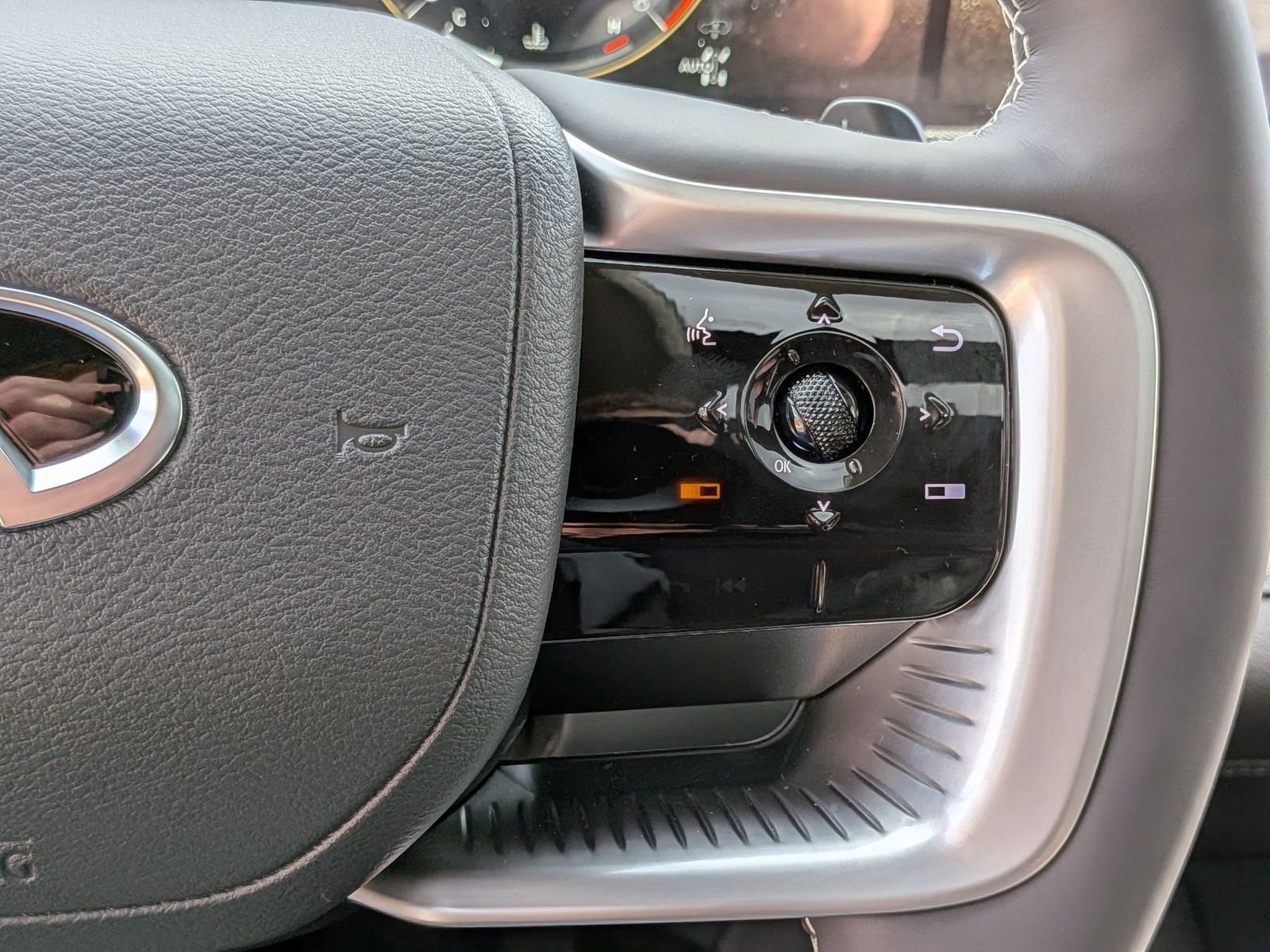 New 2026 INFINITI QX80 Luxe w/ Cargo Package image 18