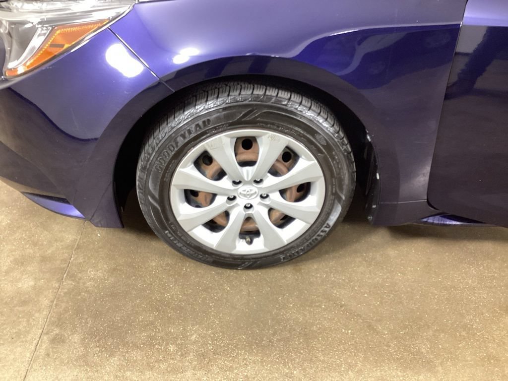 Used 2021 Toyota Corolla LE FWD image 28