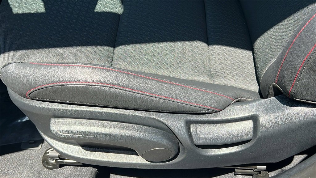 Certified 2025 Kia Soul GT-Line image 12