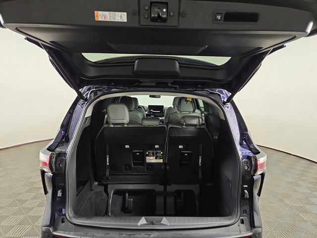 New 2025 Toyota Sienna XLE image 33