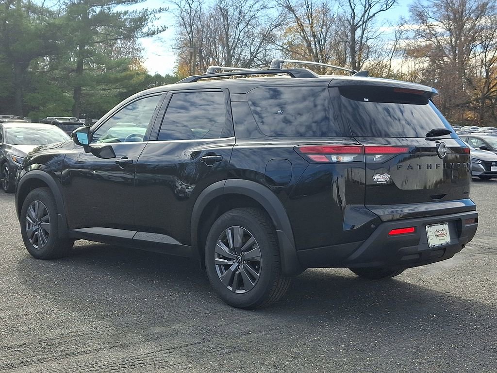 New 2025 Nissan Pathfinder SV w/ Black Appearance Package image 4