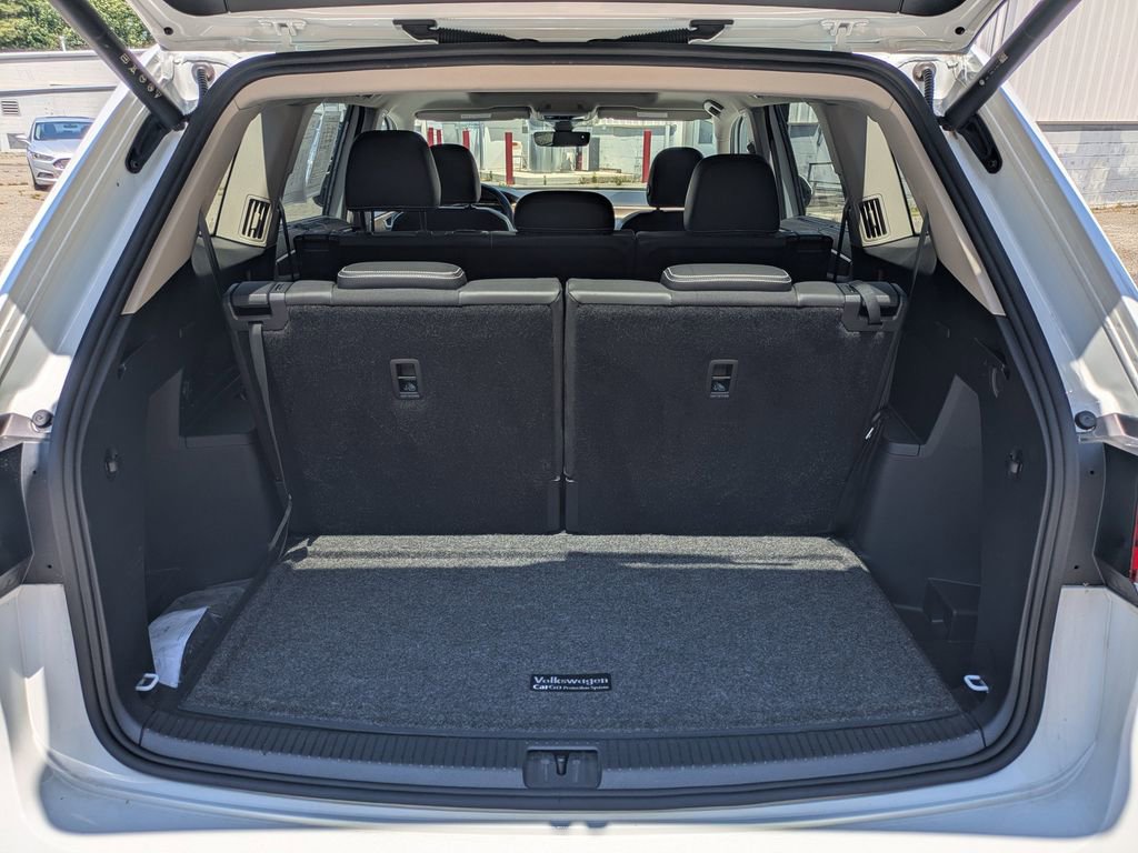 Used 2024 Volkswagen Atlas SE w/ Panoramic Sunroof Package AWD/4WD image 13