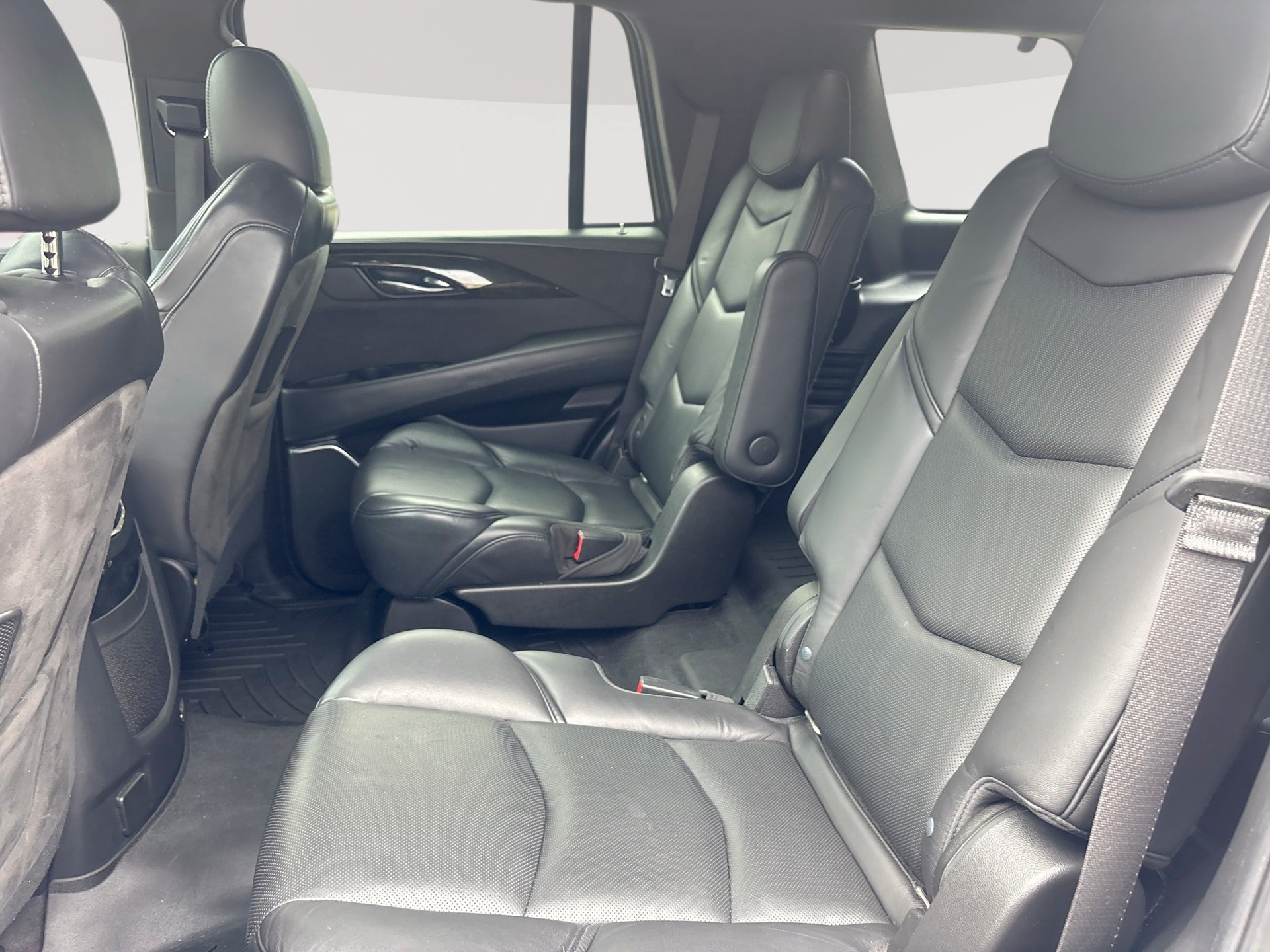Used 2020 Cadillac Escalade Platinum AWD/4WD image 26