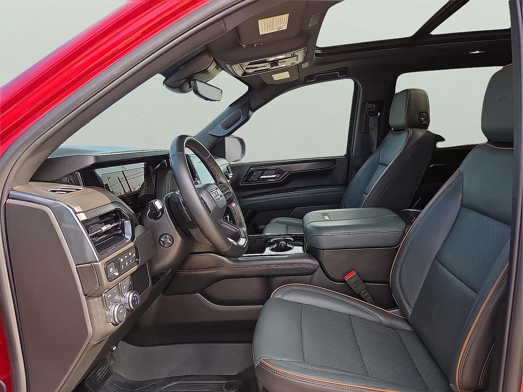 Used 2025 GMC Yukon AT4 w/ AT4 Premium Package image 16