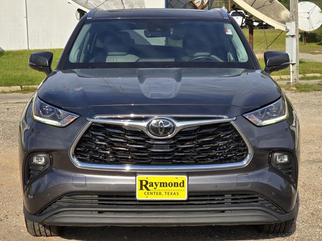 Used 2020 Toyota Highlander Limited image 2