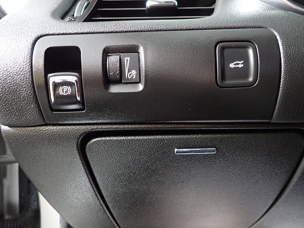 Used 2016 Chevrolet Impala LT FWD image 20