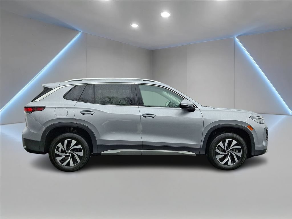 Certified 2025 Volkswagen Tiguan S AWD/4WD image 4