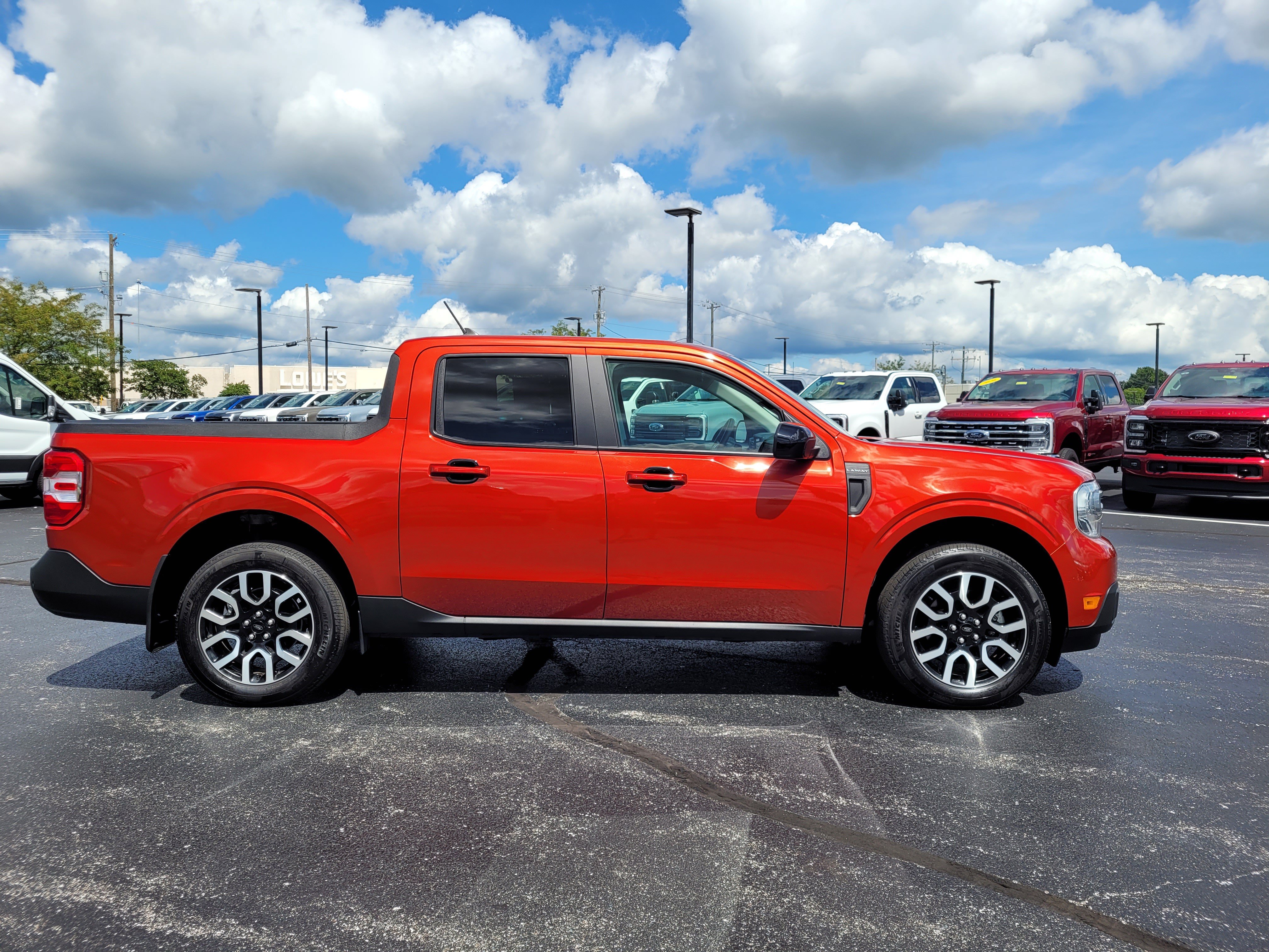 Used 2024 Ford Maverick Lariat AWD/4WD image 2