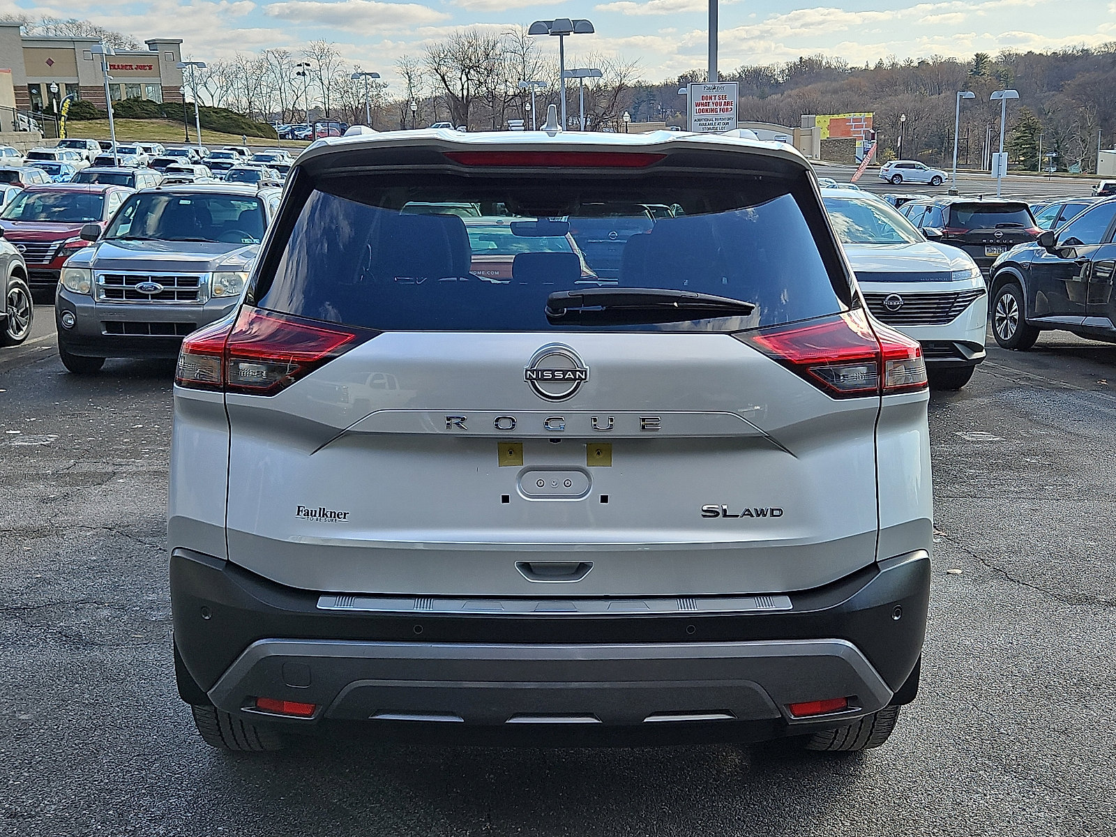 Certified 2023 Nissan Rogue SL w/ SL Premium Package image 5