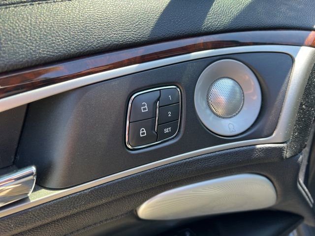 Used 2019 Lincoln MKZ Reserve w/ Luxury Package AWD/4WD image 11