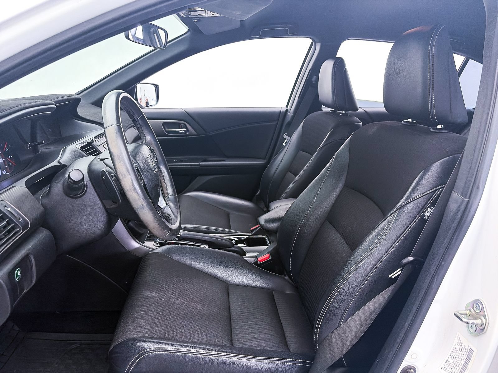 Used 2016 Honda Accord Sport image 13