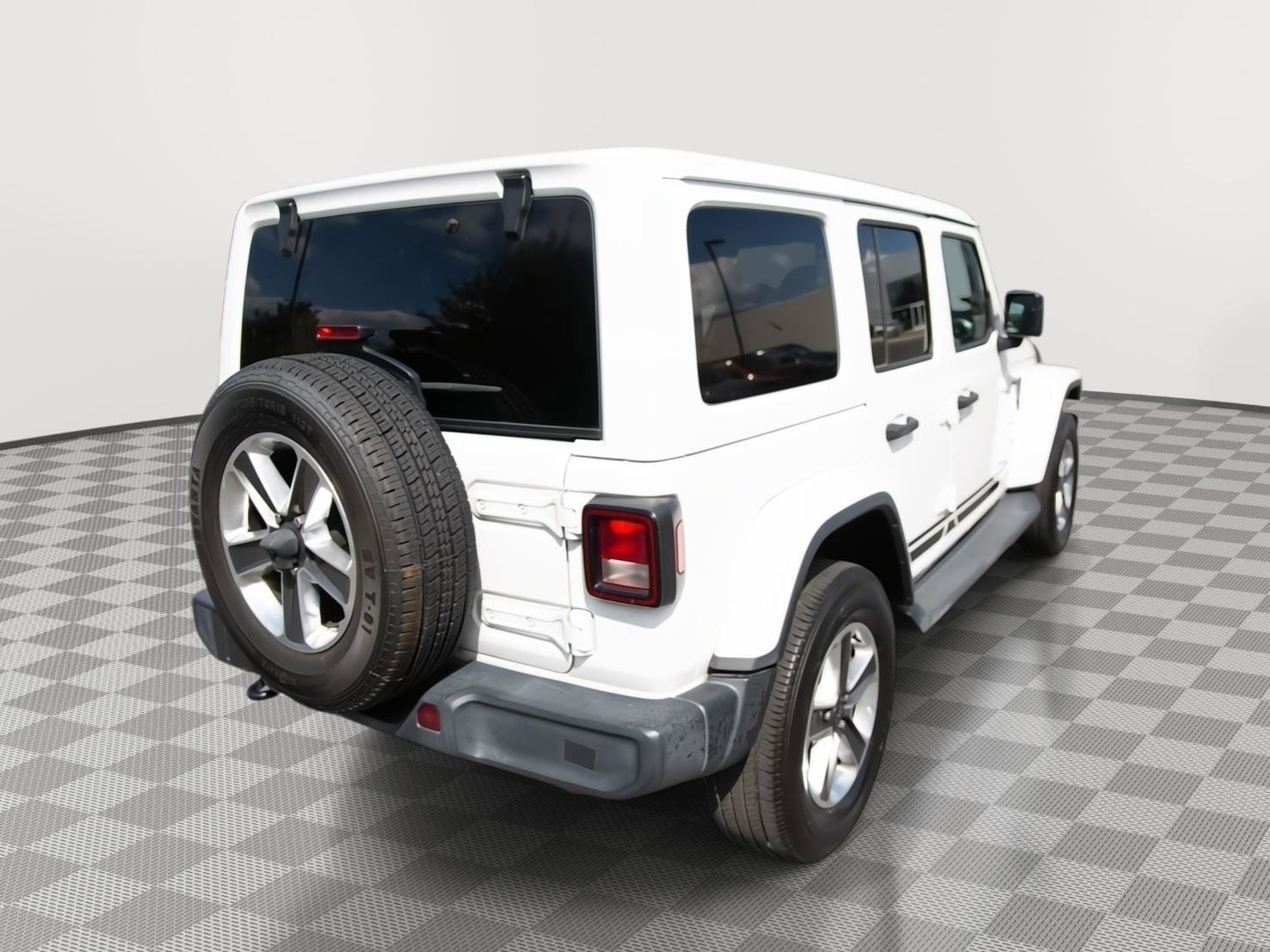 Used 2020 Jeep Wrangler Unlimited Sahara image 21