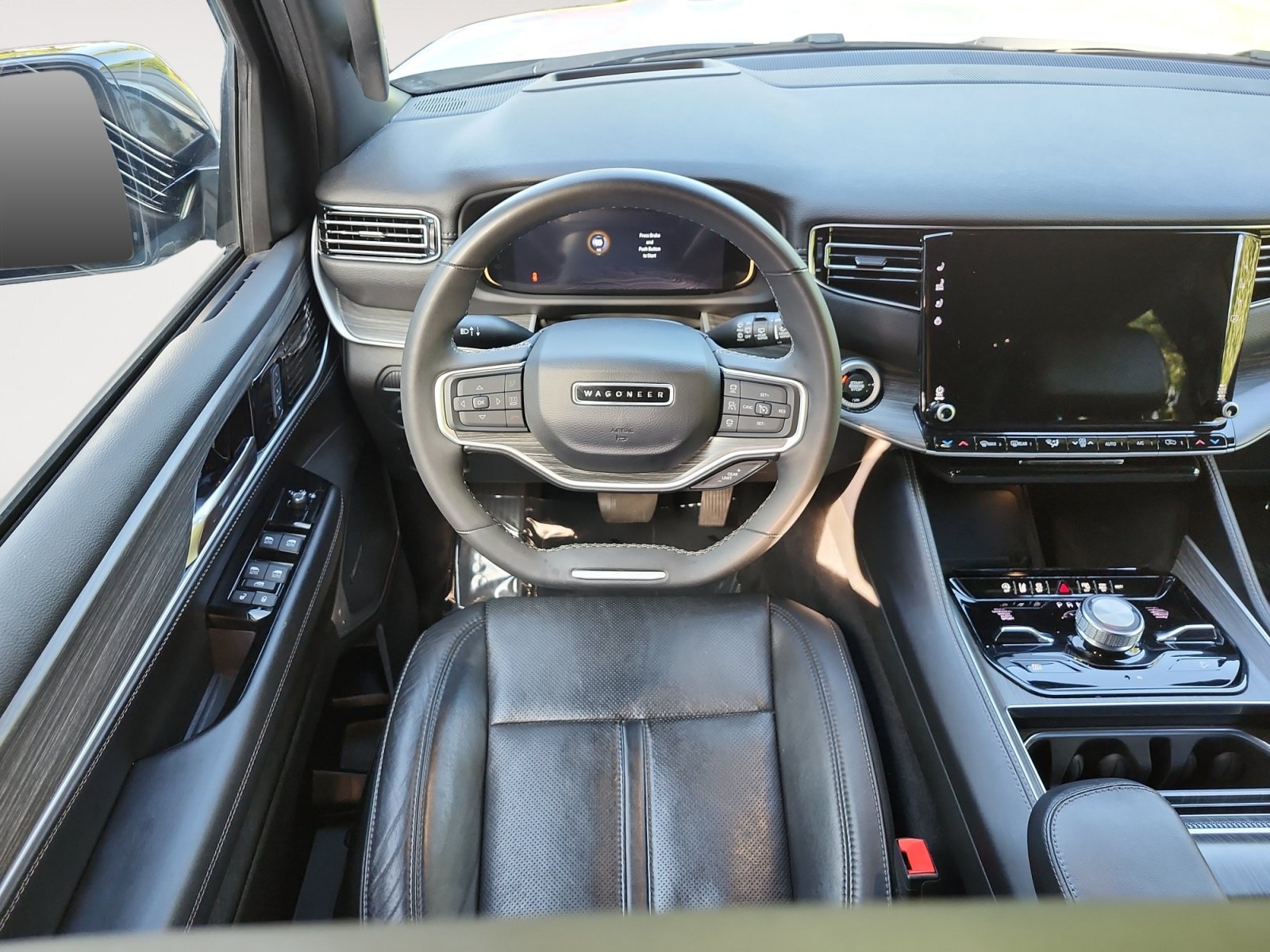 Used 2023 Jeep Wagoneer L Series III w/ Preferred Equipment Group AWD/4WD image 10