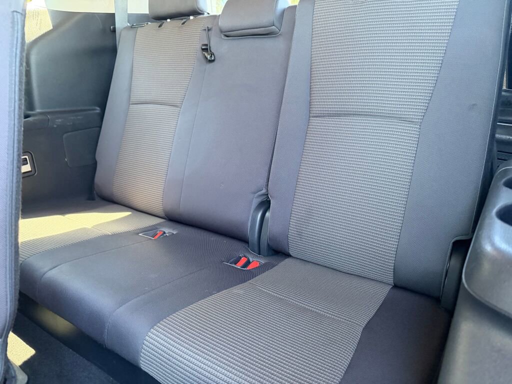 Used 2023 Toyota Highlander LE AWD/4WD image 25